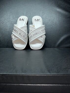 Michael Kors Kids White Crisscross Logo Slide Sandals